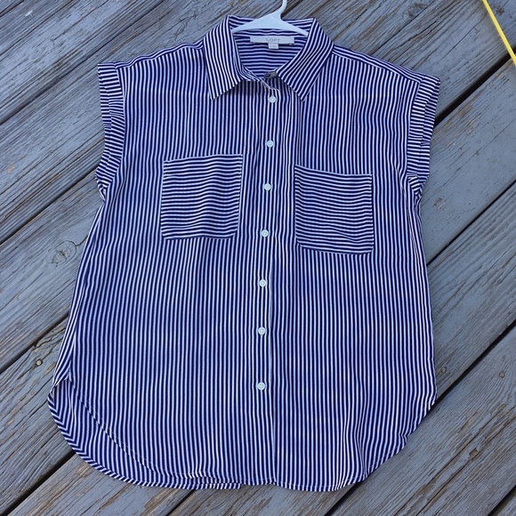 Excellent condition Classy blue/white strip down button shirt with pockets - Picture 4 of 6